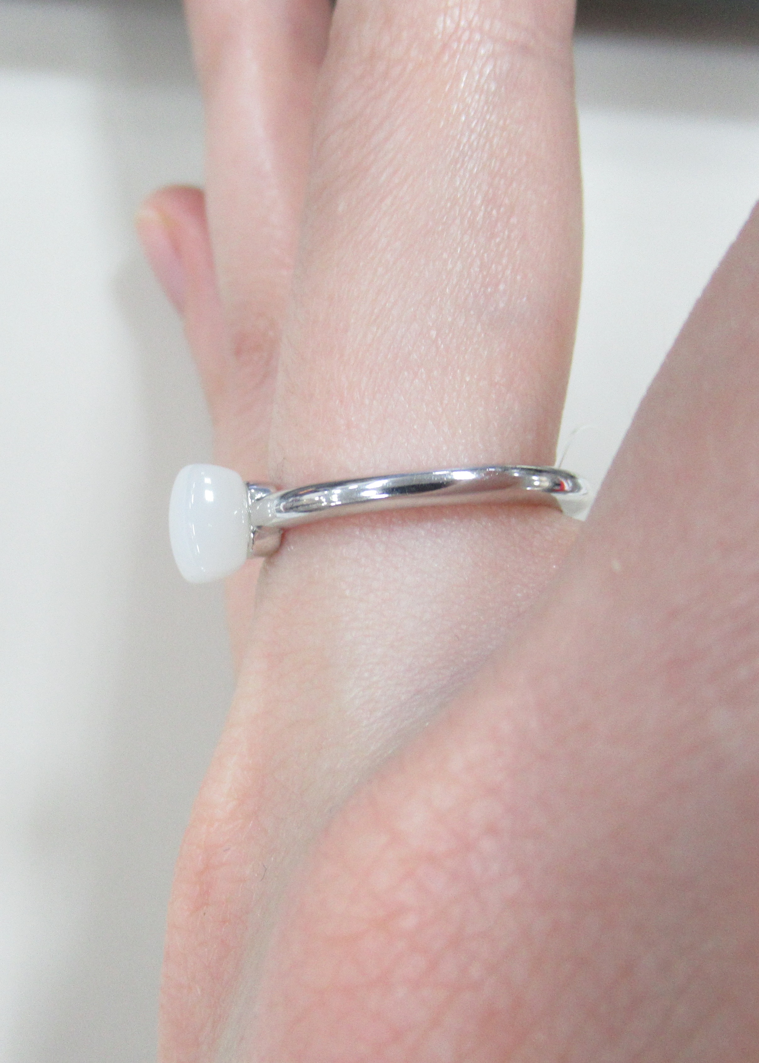 Серебряное кольцо с лунным камнем